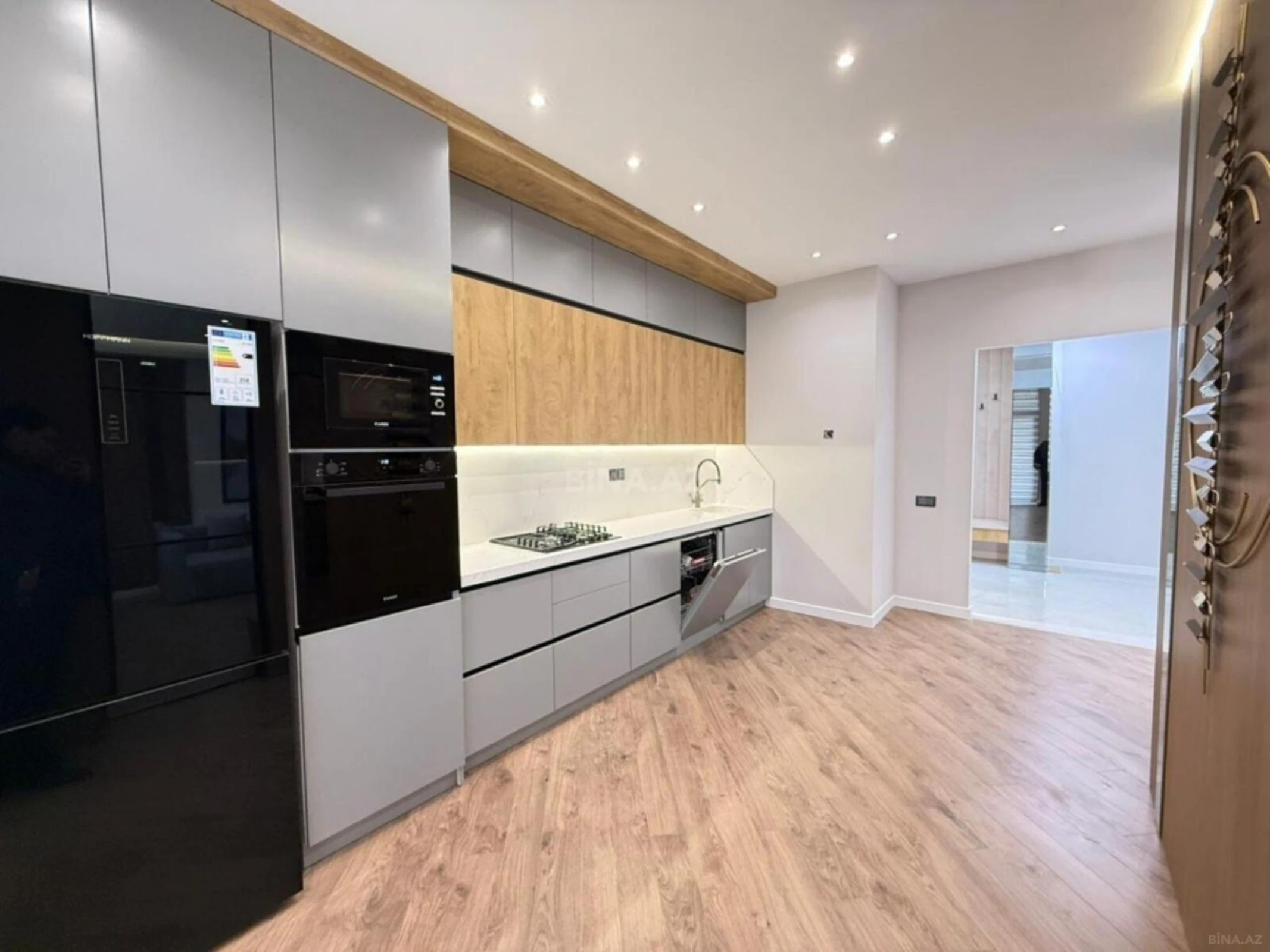 Satılır 3 otaqlı mənzil 120 m²