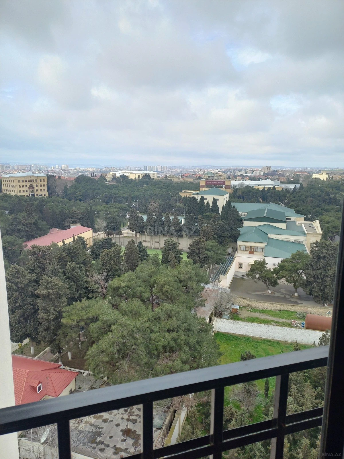 Satılır 3 otaqlı mənzil 92 m²