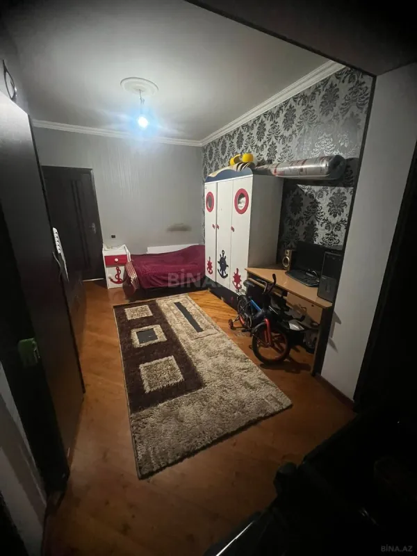 Satılır 4 otaqlı mənzil 100 m²