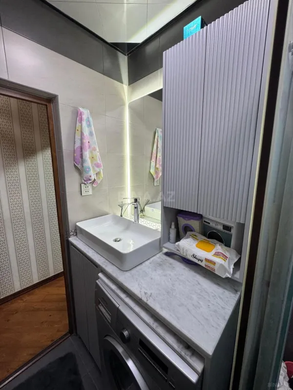 Satılır 4 otaqlı mənzil 100 m²