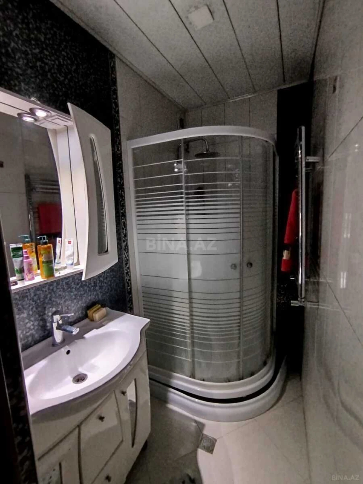 Kirayə verilir 5 otaqlı mənzil 110 m²