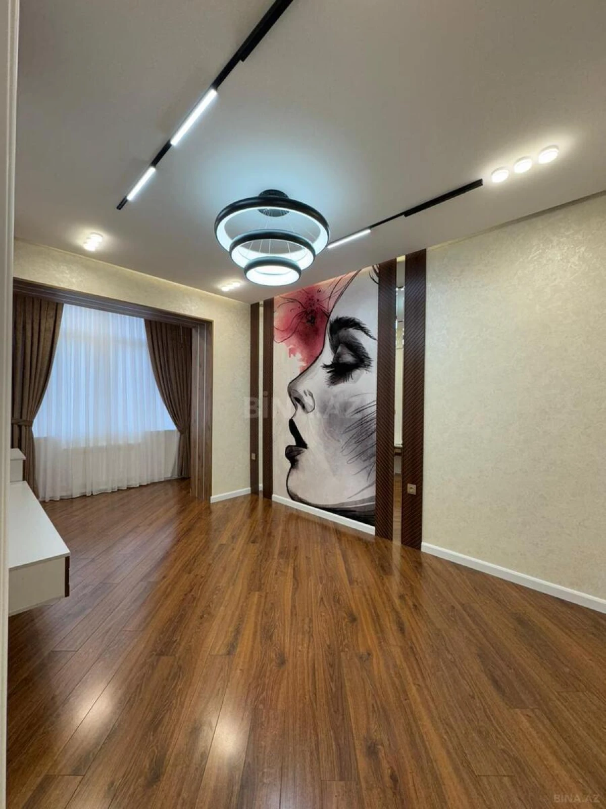 Satılır 2 otaqlı mənzil 84 m²