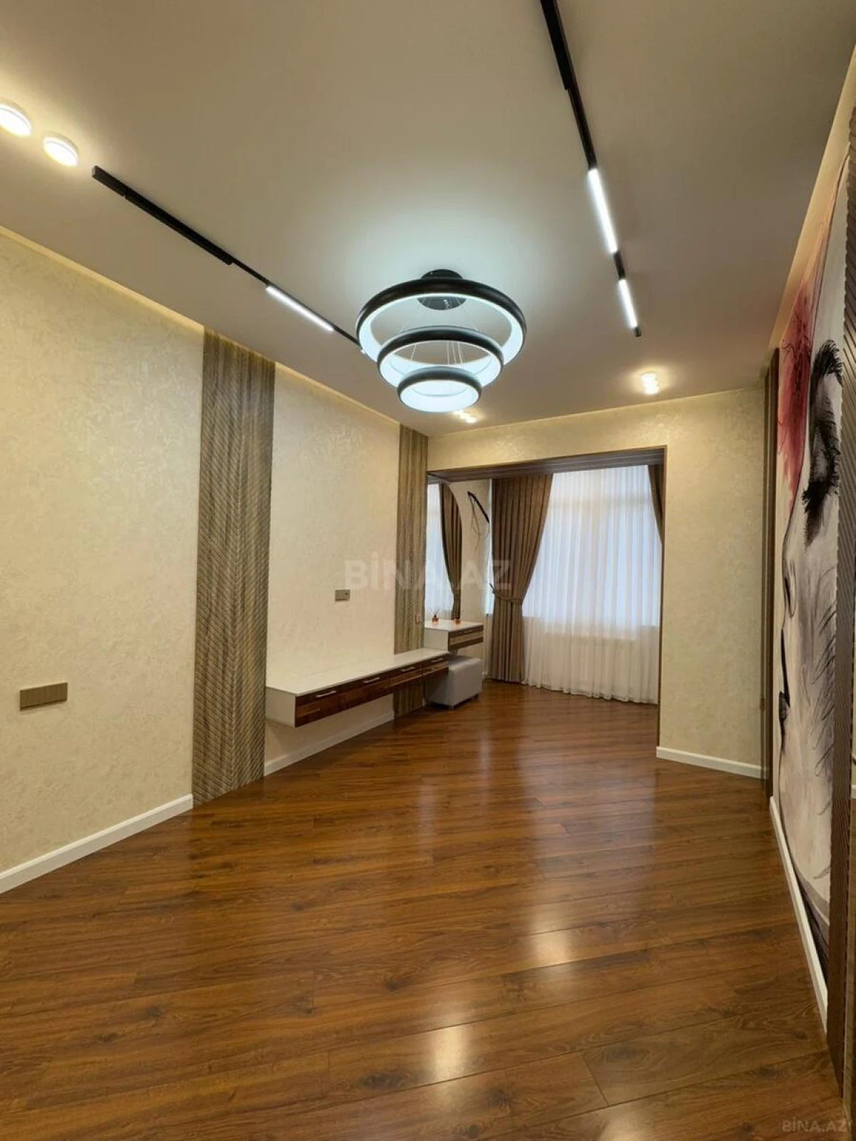 Satılır 2 otaqlı mənzil 84 m²