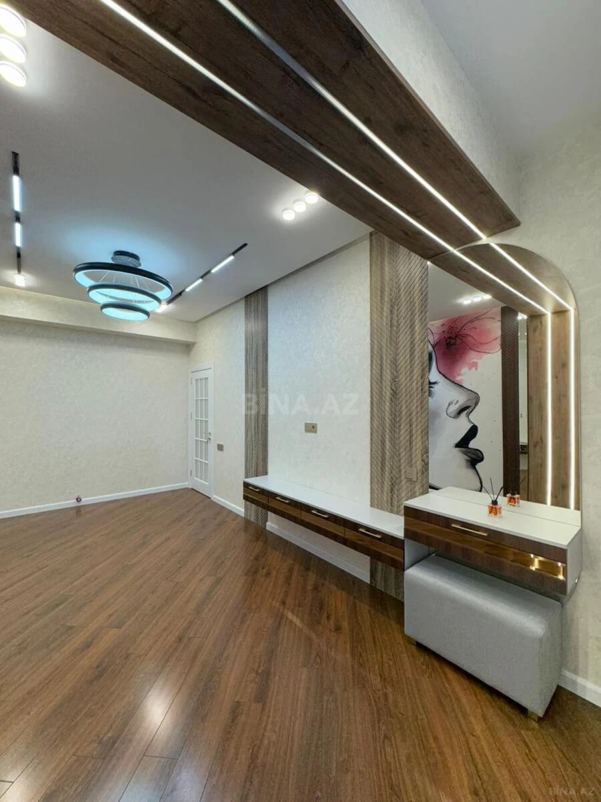 Satılır 2 otaqlı mənzil 84 m²