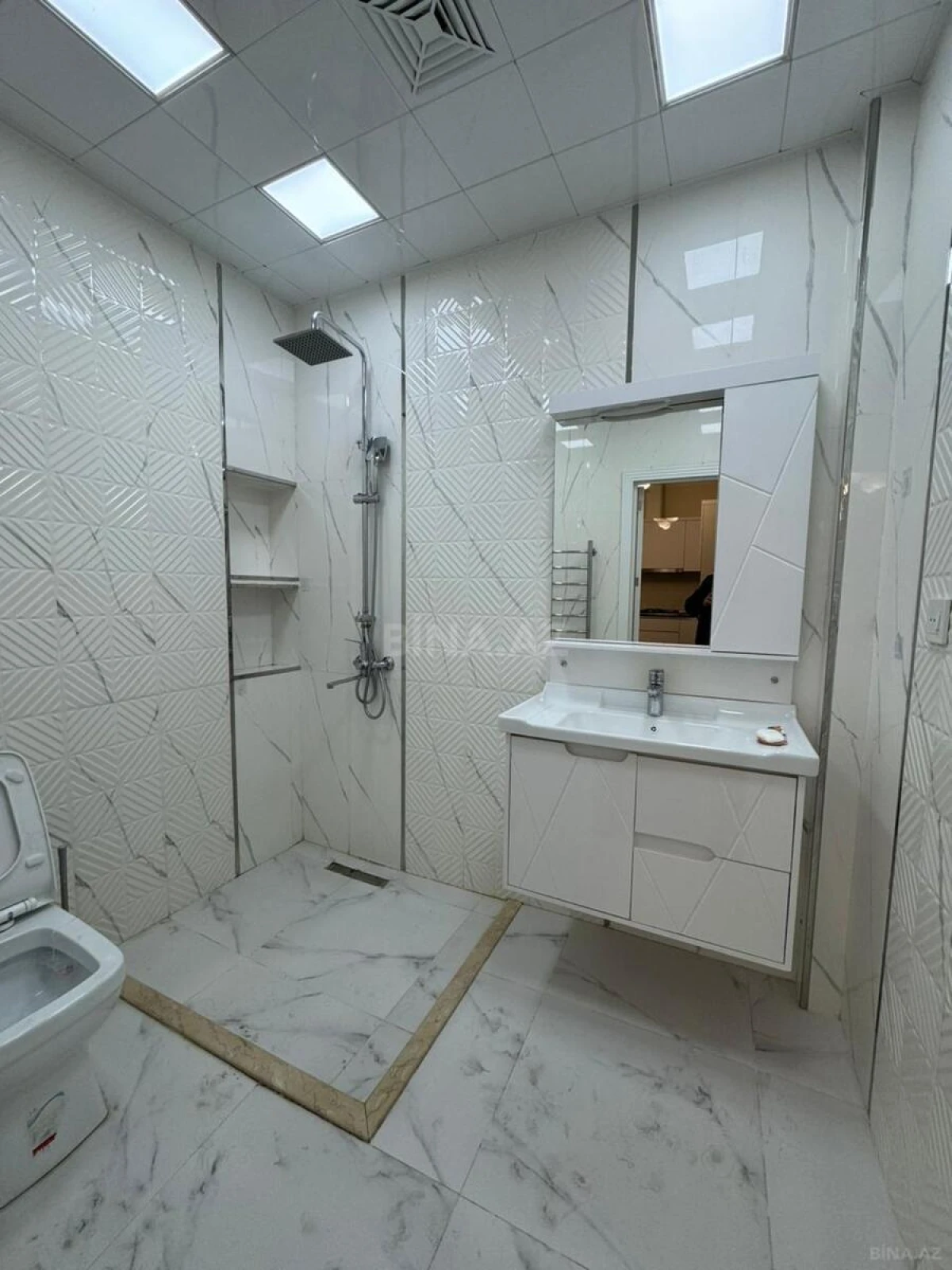 Satılır 2 otaqlı mənzil 64 m²