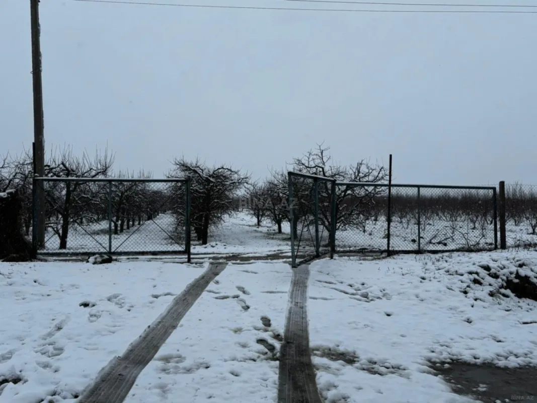 Satılır torpaq sahəsi 1400 m²