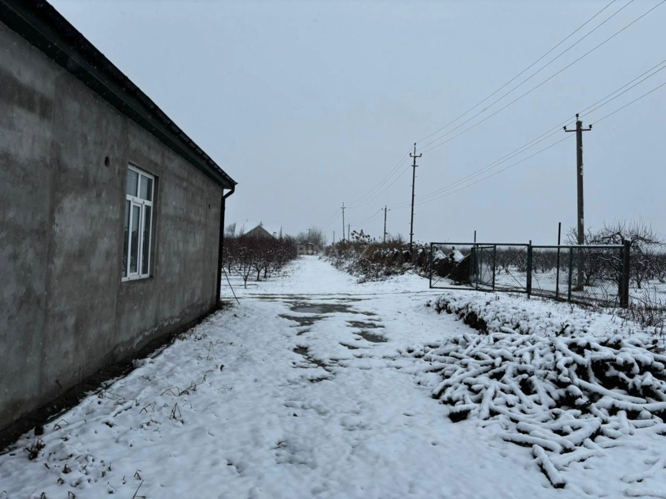 Satılır torpaq sahəsi 1400 m²