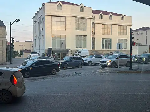 Kirayə verilir obyekt 1050 m²