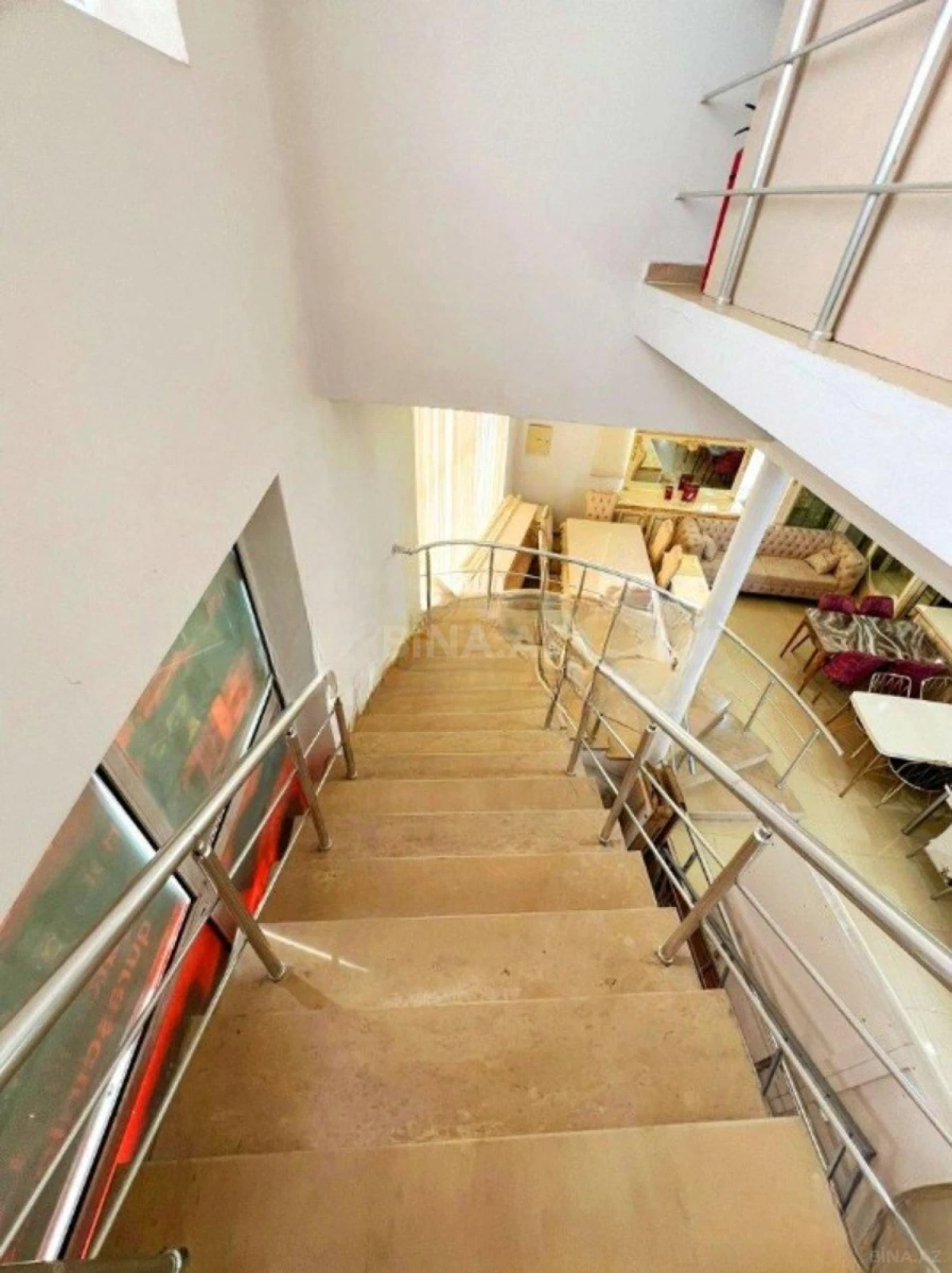 Kirayə verilir obyekt 1050 m²