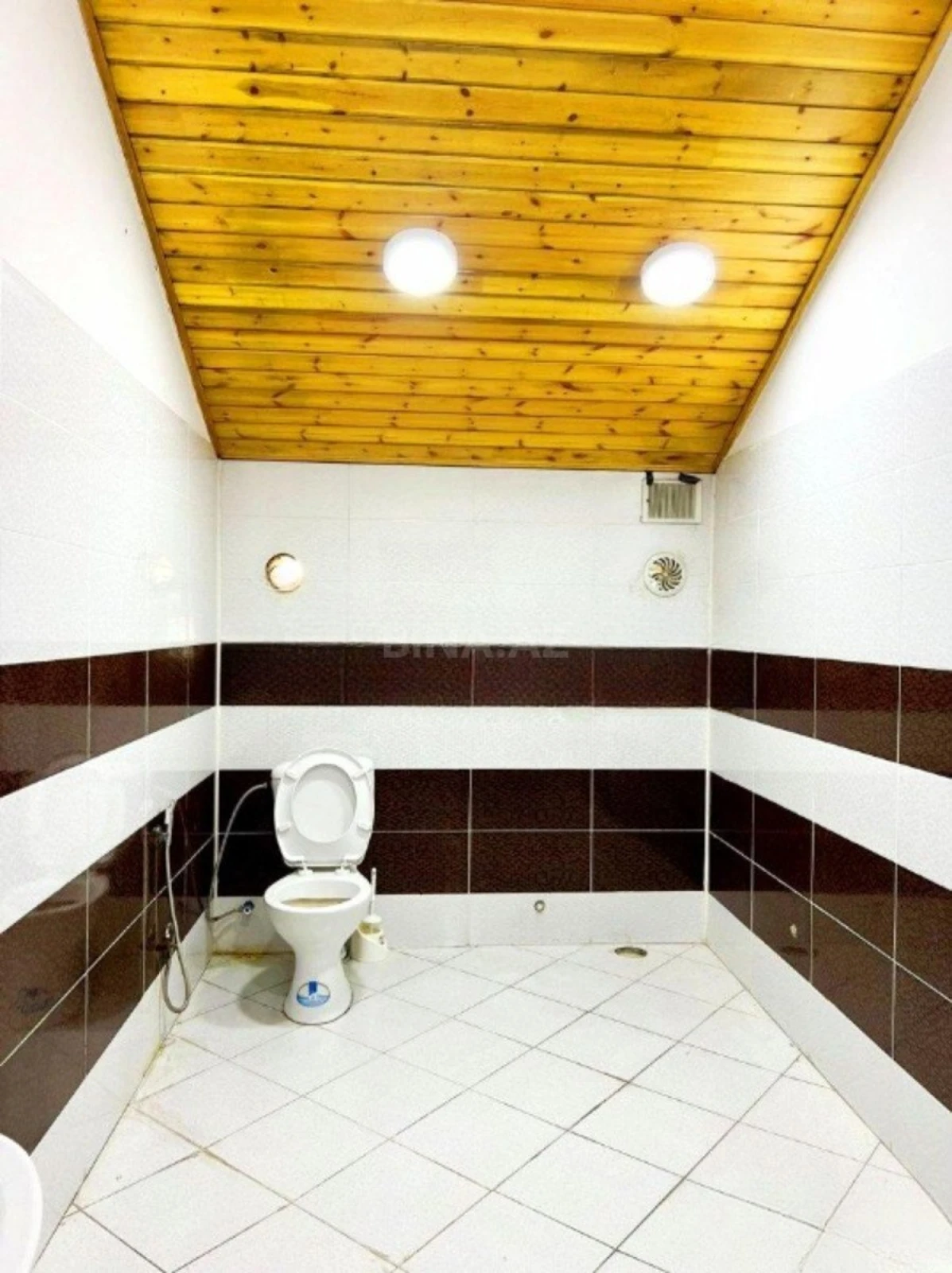 Kirayə verilir obyekt 1050 m²