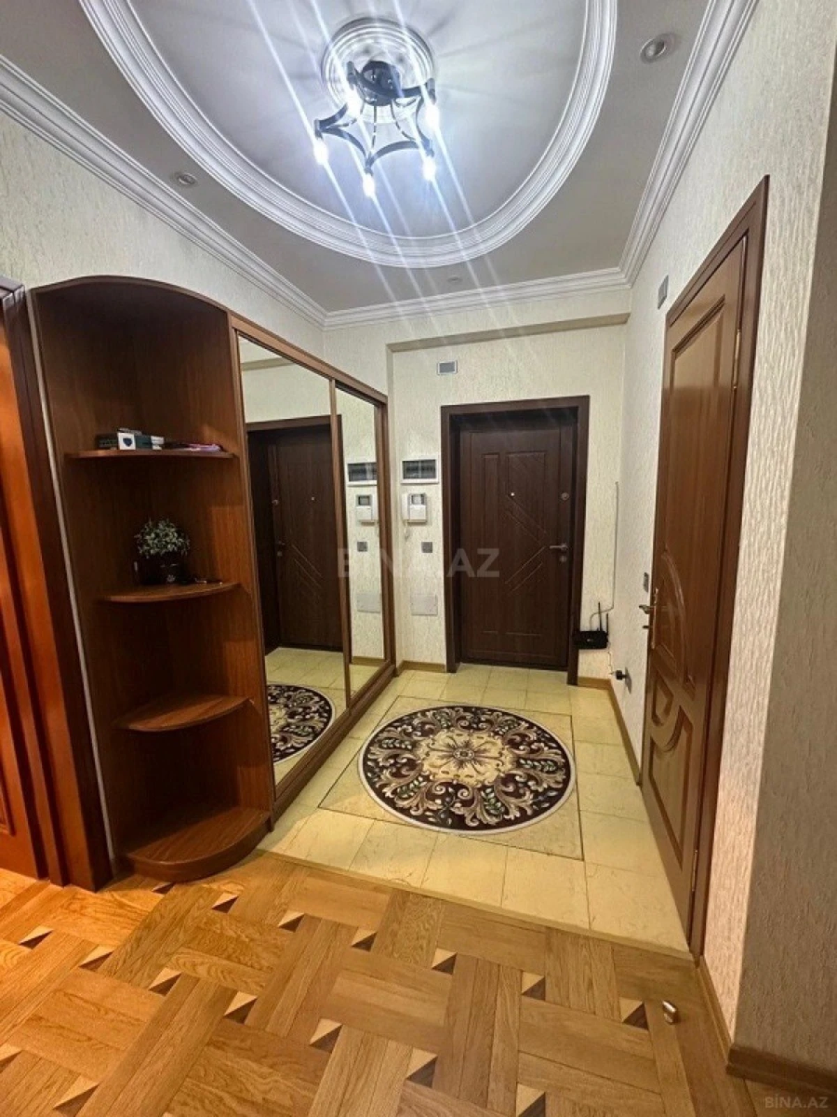 Satılır 2 otaqlı mənzil 90 m²