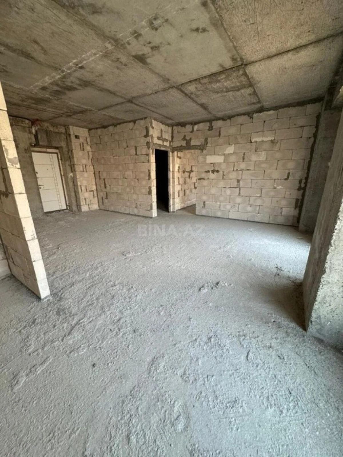 Satılır 2 otaqlı mənzil 98 m²