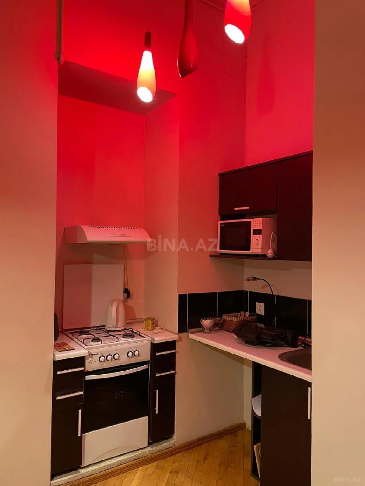 Satılır 4 otaqlı mənzil 210 m²
