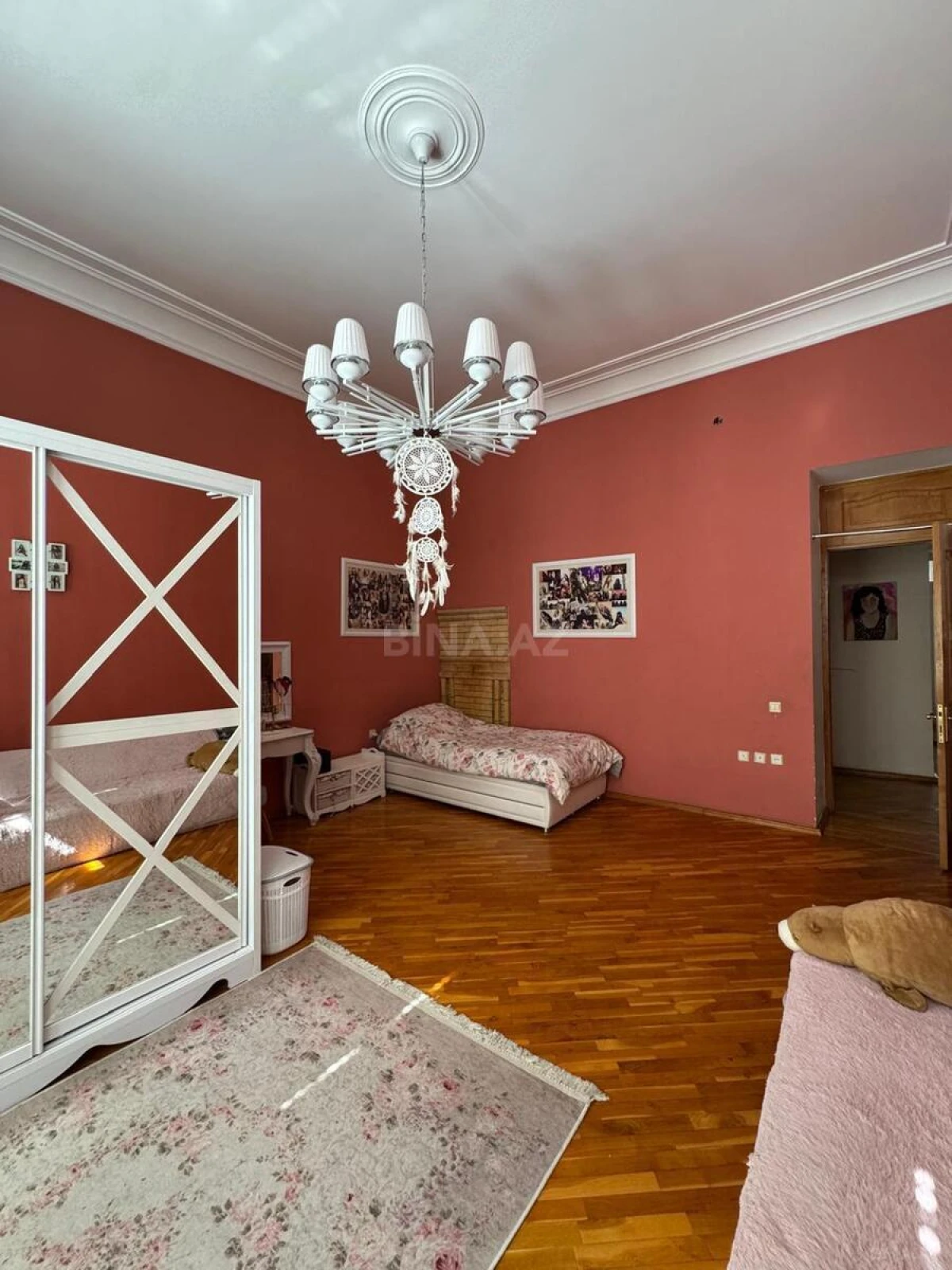 Satılır 4 otaqlı mənzil 210 m²