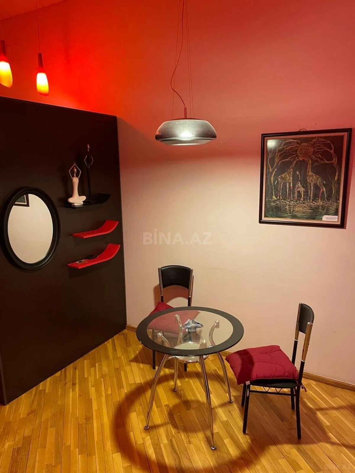 Satılır 4 otaqlı mənzil 210 m²
