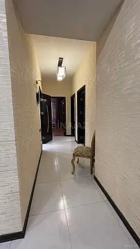 Satılır 4 otaqlı mənzil 180 m²