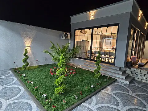 Satılır 5 otaqlı həyət evi 250 m²