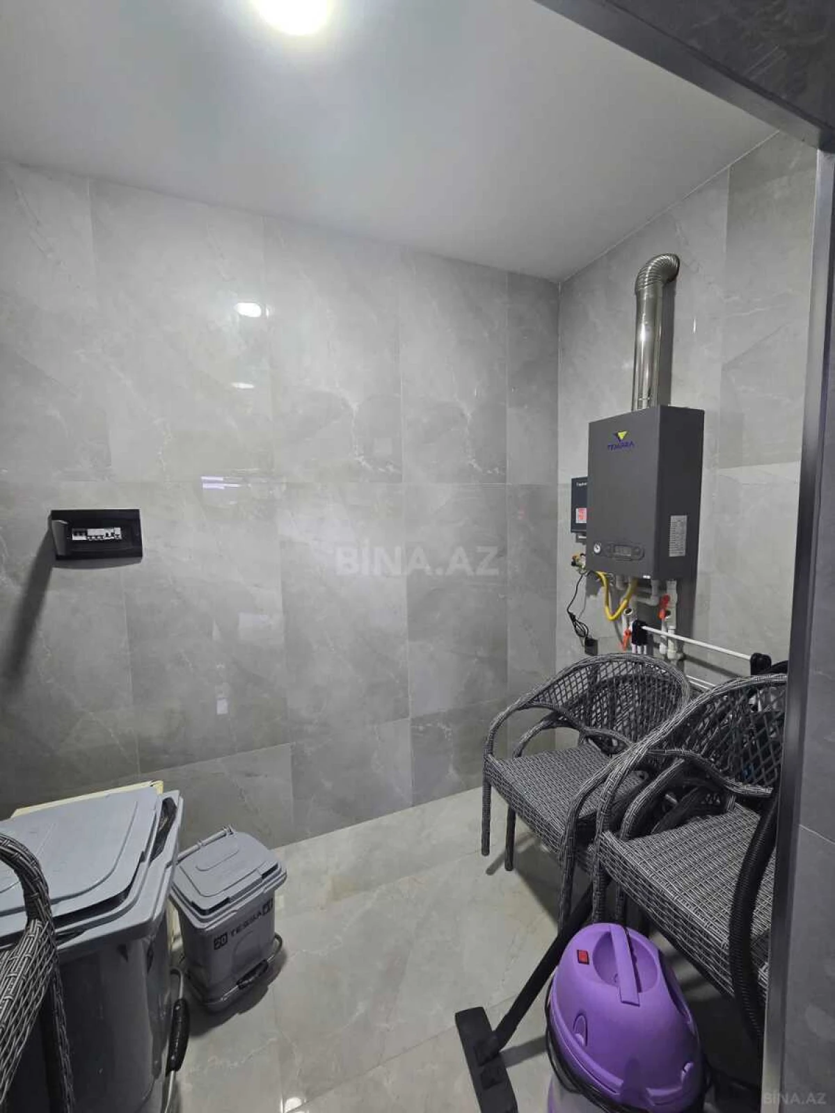 Satılır 5 otaqlı həyət evi 250 m²