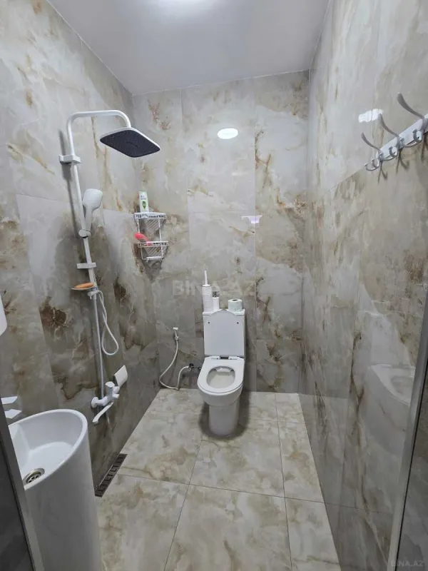 Satılır 5 otaqlı həyət evi 250 m²