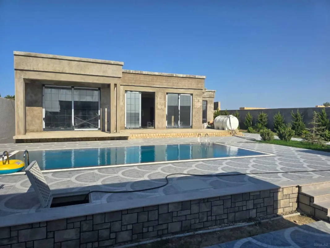 Satılır 5 otaqlı həyət evi 250 m²