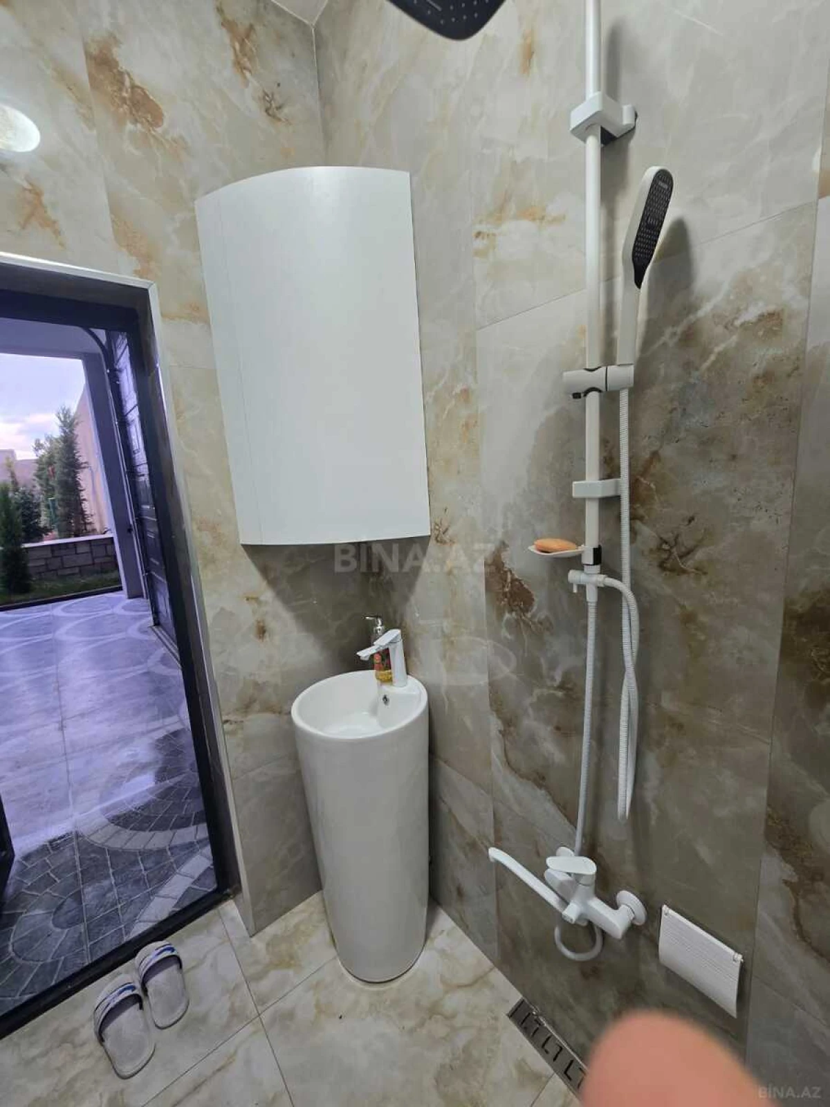 Satılır 5 otaqlı həyət evi 250 m²