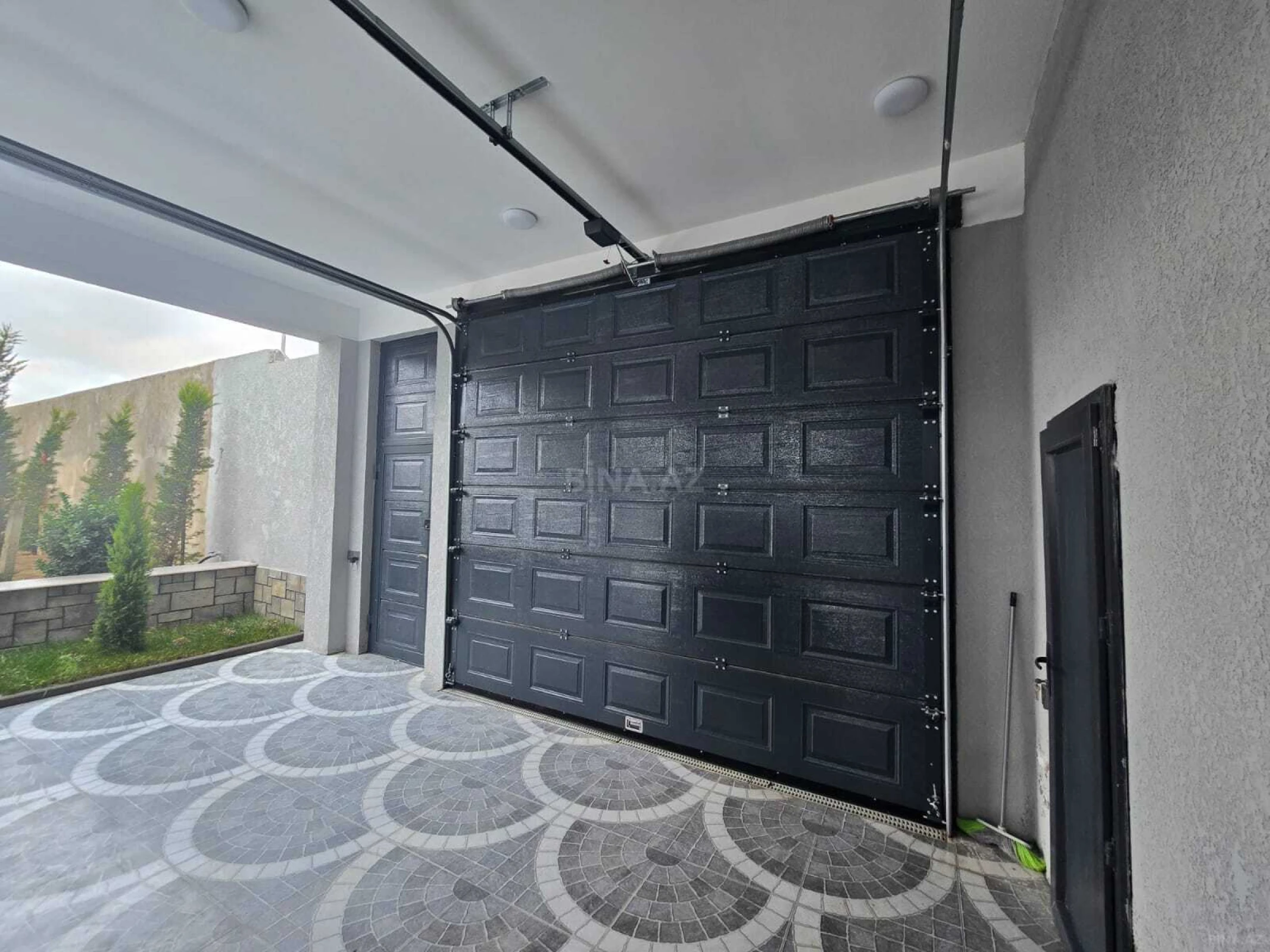 Satılır 5 otaqlı həyət evi 250 m²