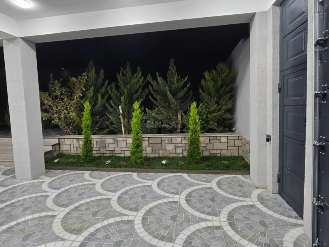 Satılır 5 otaqlı həyət evi 250 m²