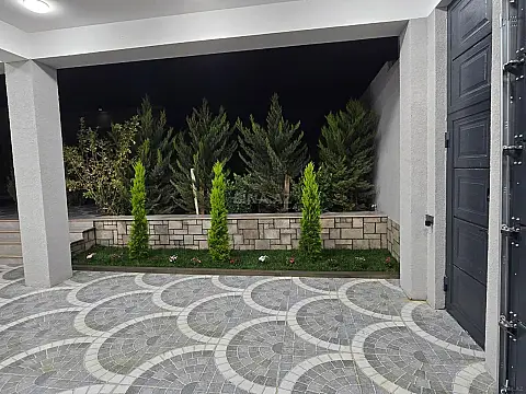 Satılır 5 otaqlı həyət evi 250 m²