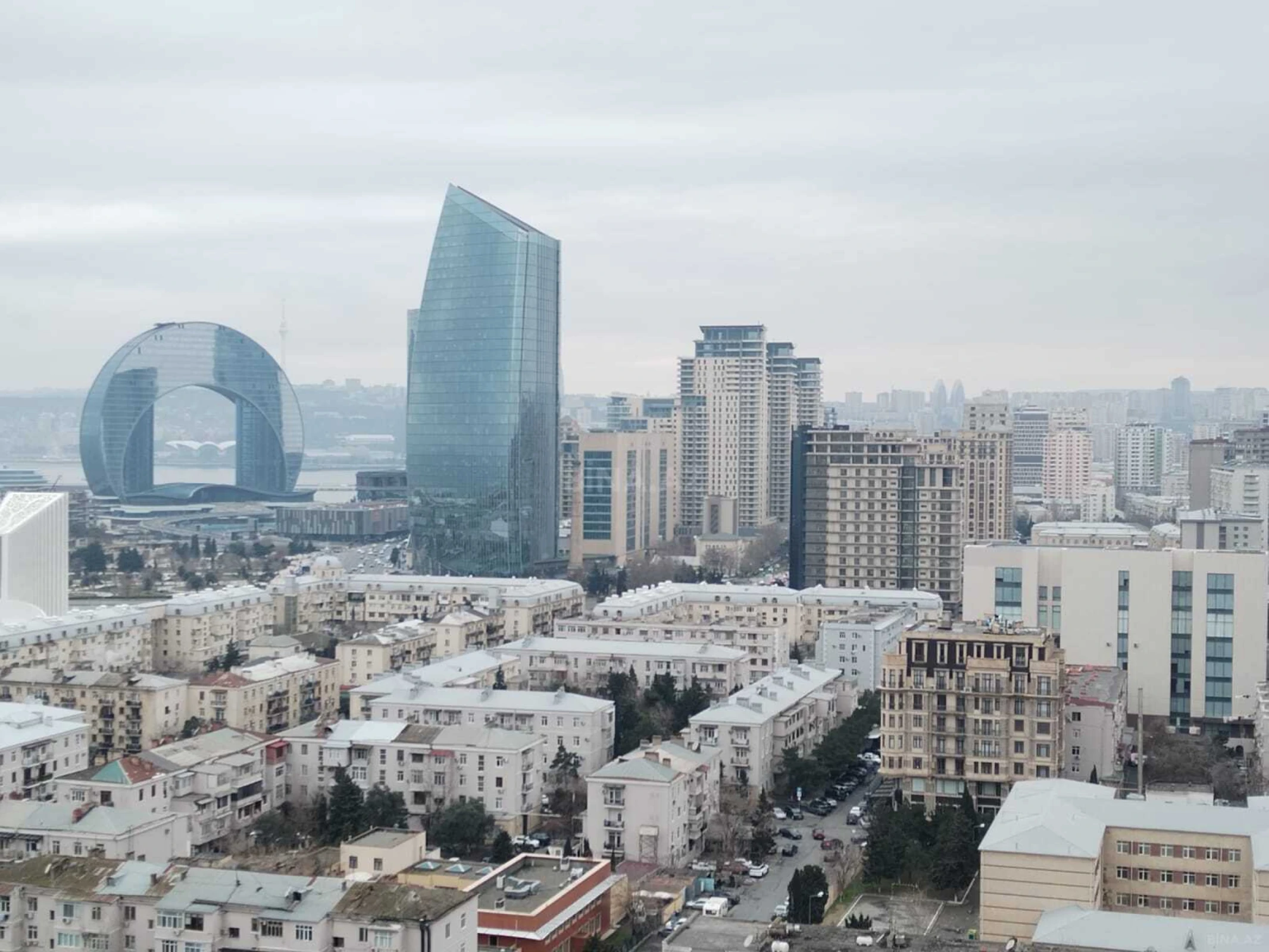 Satılır 3 otaqlı mənzil 125 m²