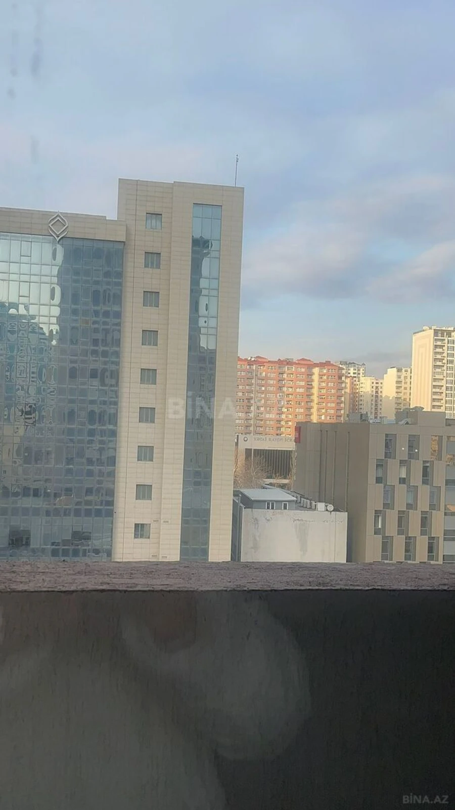 Satılır 2 otaqlı mənzil 77 m²