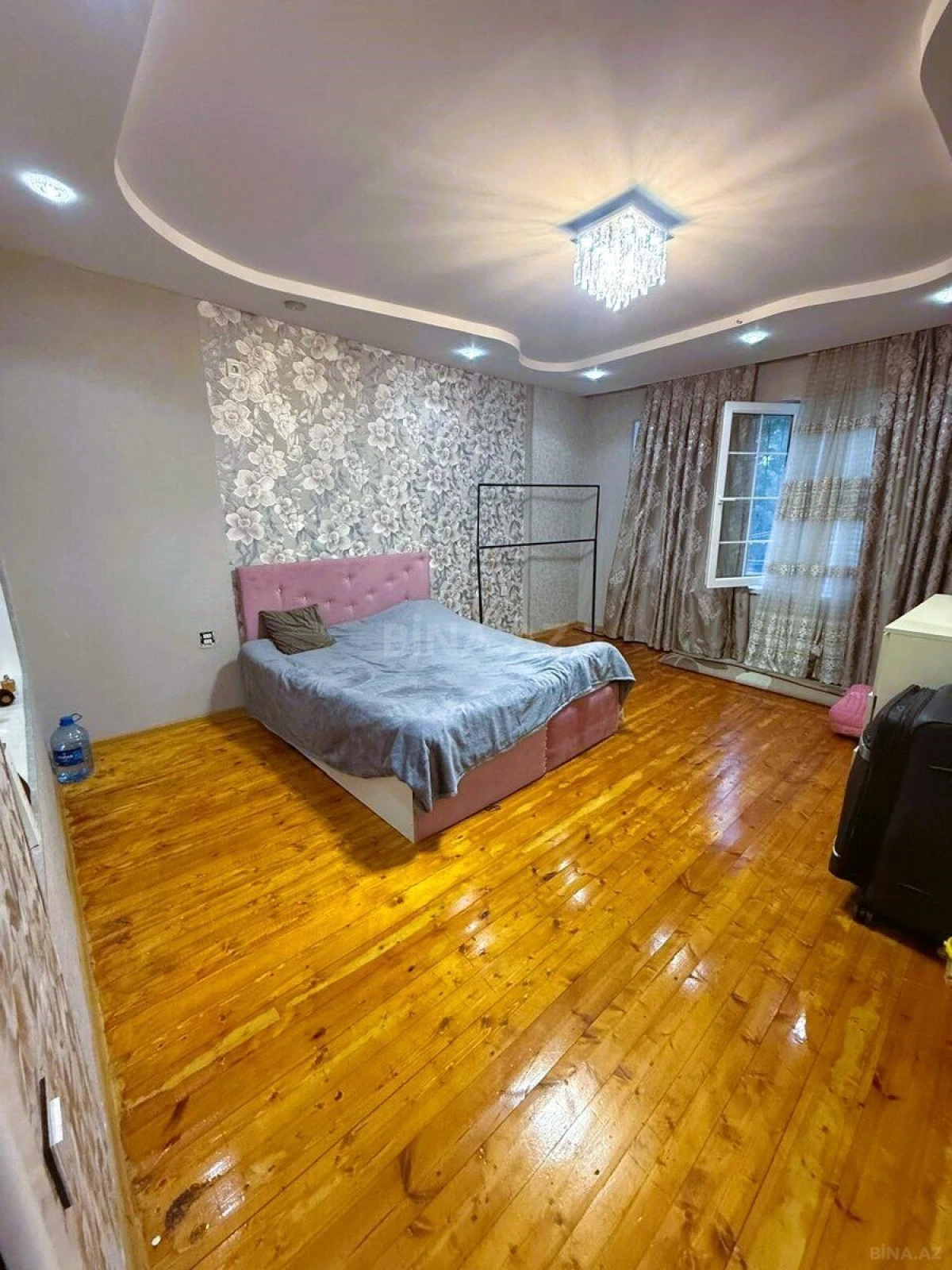 Kirayə verilir 4 otaqlı mənzil 130 m²