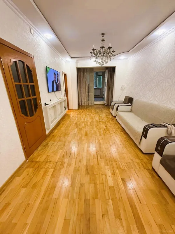 Kirayə verilir 4 otaqlı mənzil 130 m²