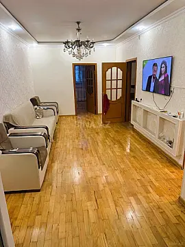 Kirayə verilir 4 otaqlı mənzil 130 m² — Bakı, Memar Əcəmi yanı 4 otaq 130.00 m²