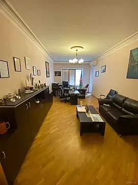 Kirayə verilir 3 otaqlı ofis 160 m²