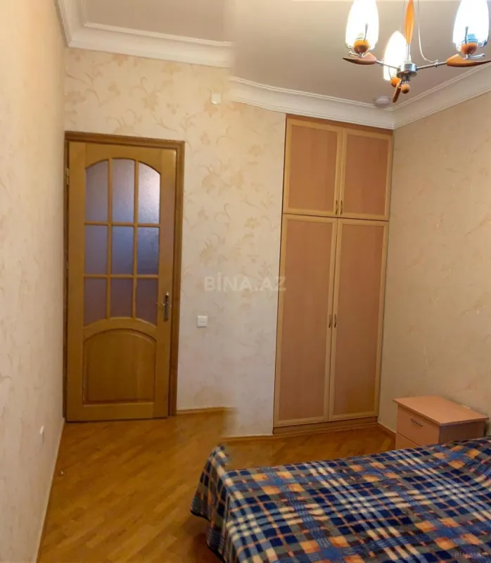 Kirayə verilir 4 otaqlı mənzil 210 m²