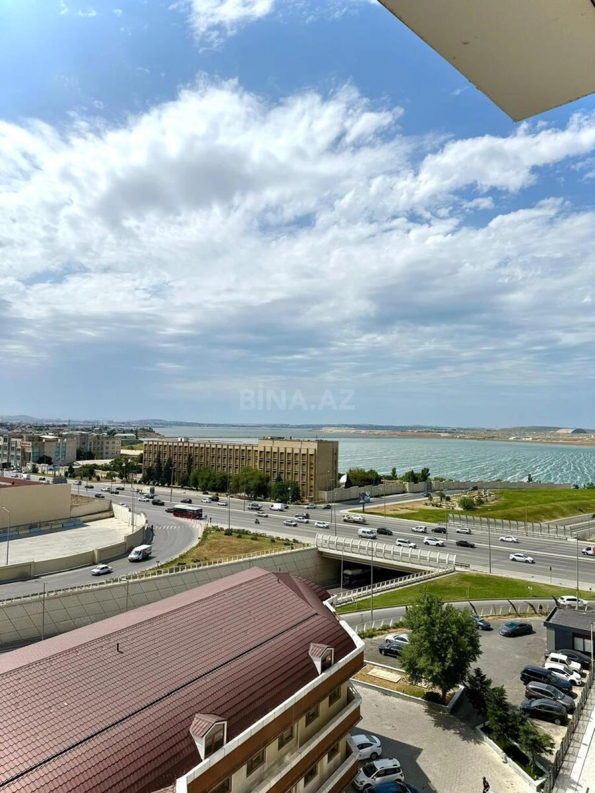 Satılır 3 otaqlı mənzil 104 m²