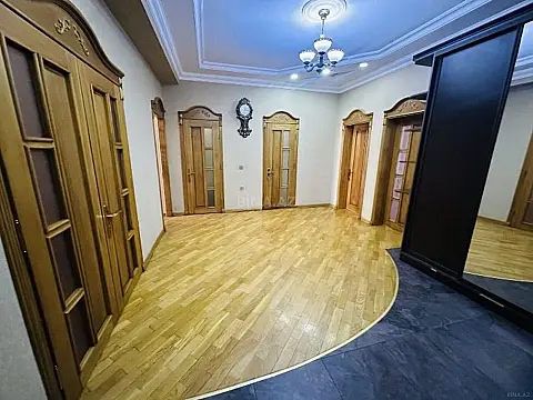 Satılır 3 otaqlı mənzil 120 m²