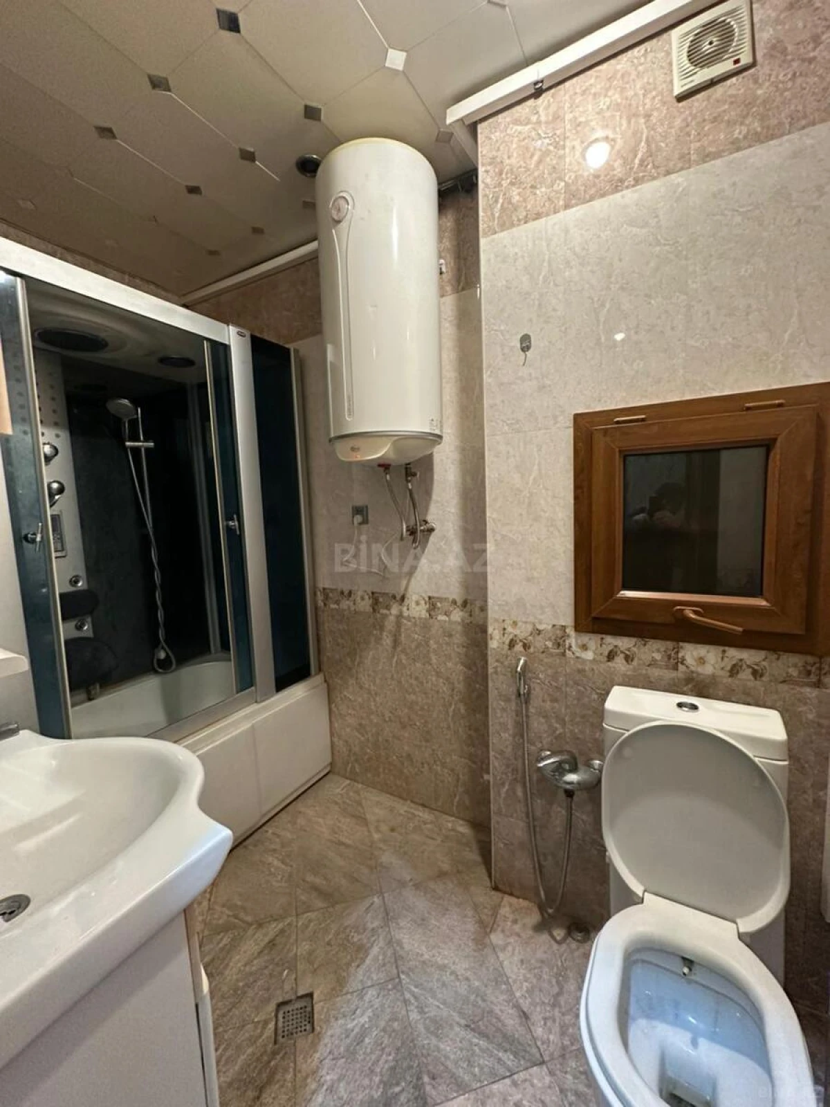 Kirayə verilir 4 otaqlı mənzil 180 m²