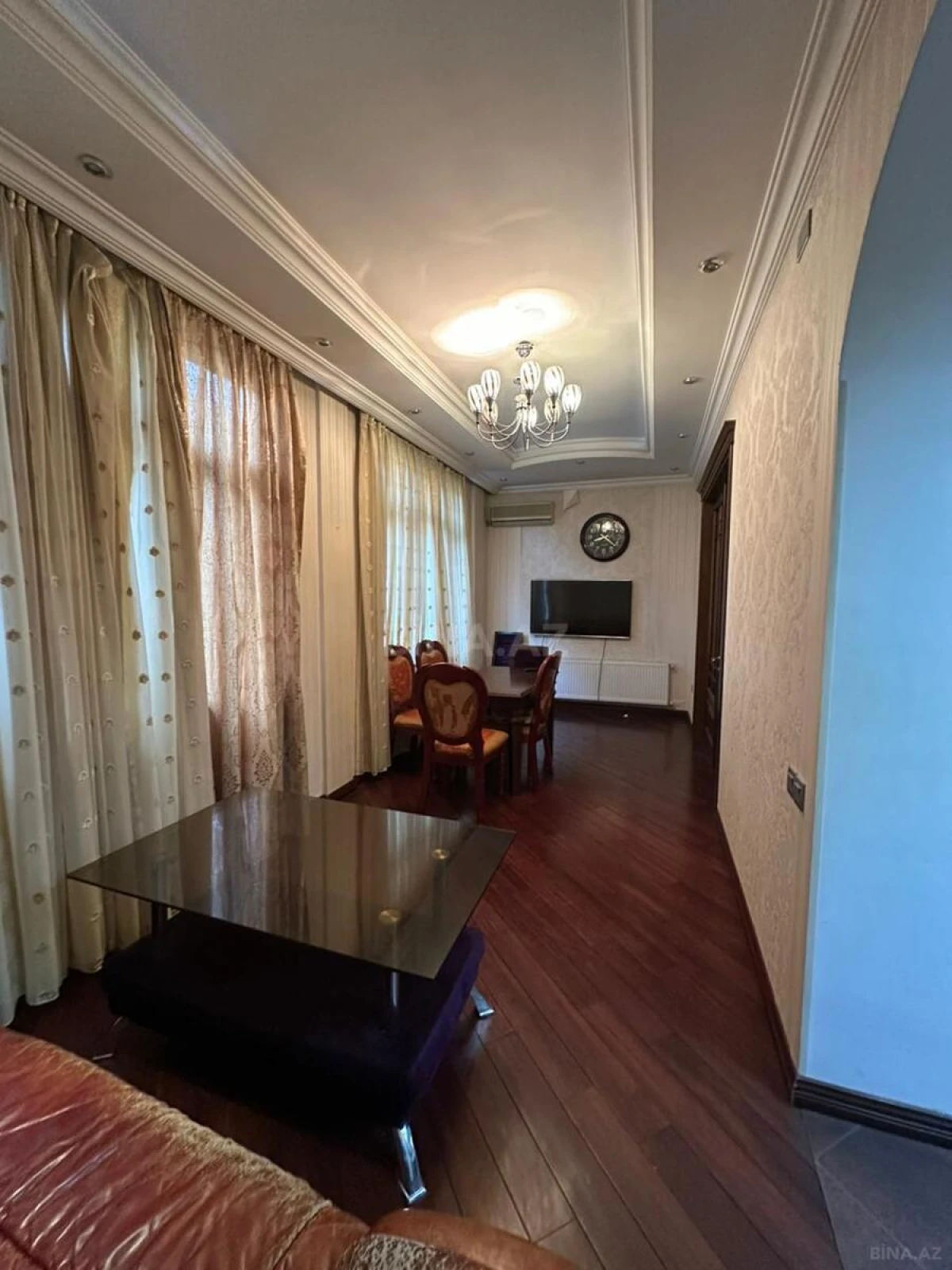 Kirayə verilir 4 otaqlı mənzil 180 m²