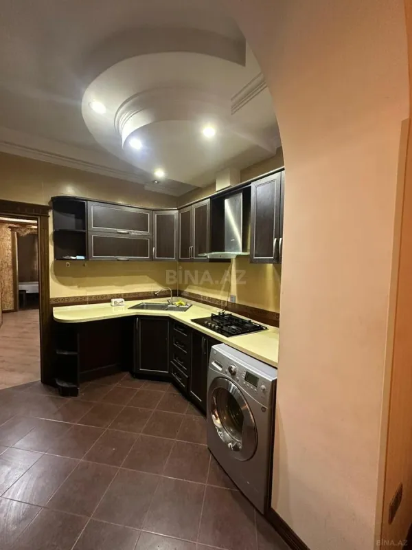 Kirayə verilir 4 otaqlı mənzil 180 m²