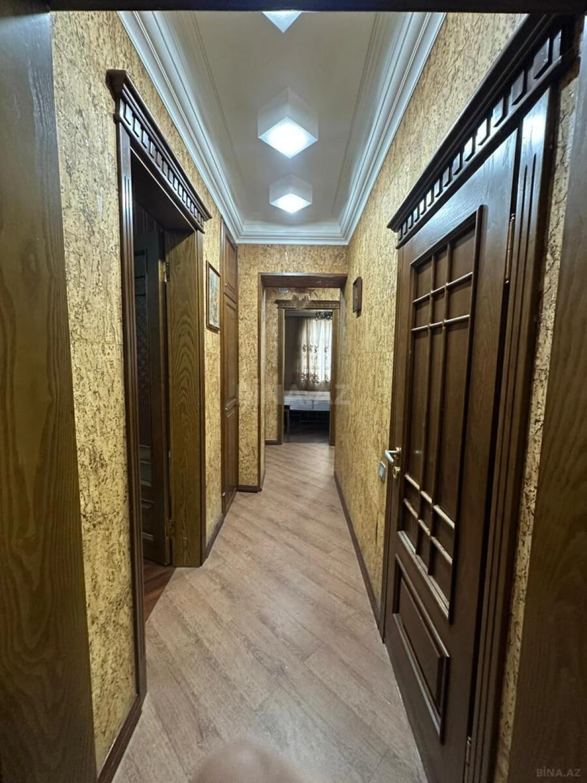 Kirayə verilir 4 otaqlı mənzil 180 m²