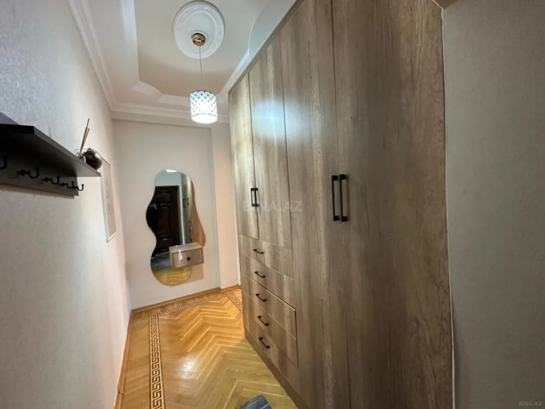 Satılır 3 otaqlı mənzil 124 m²