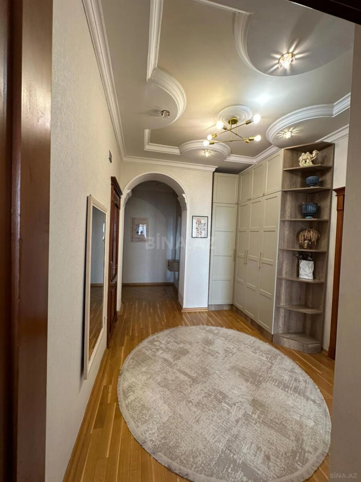 Satılır 3 otaqlı mənzil 124 m²