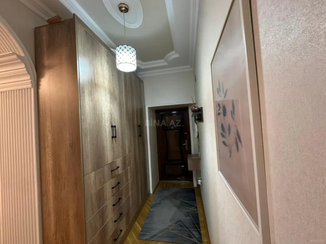 Satılır 3 otaqlı mənzil 124 m²