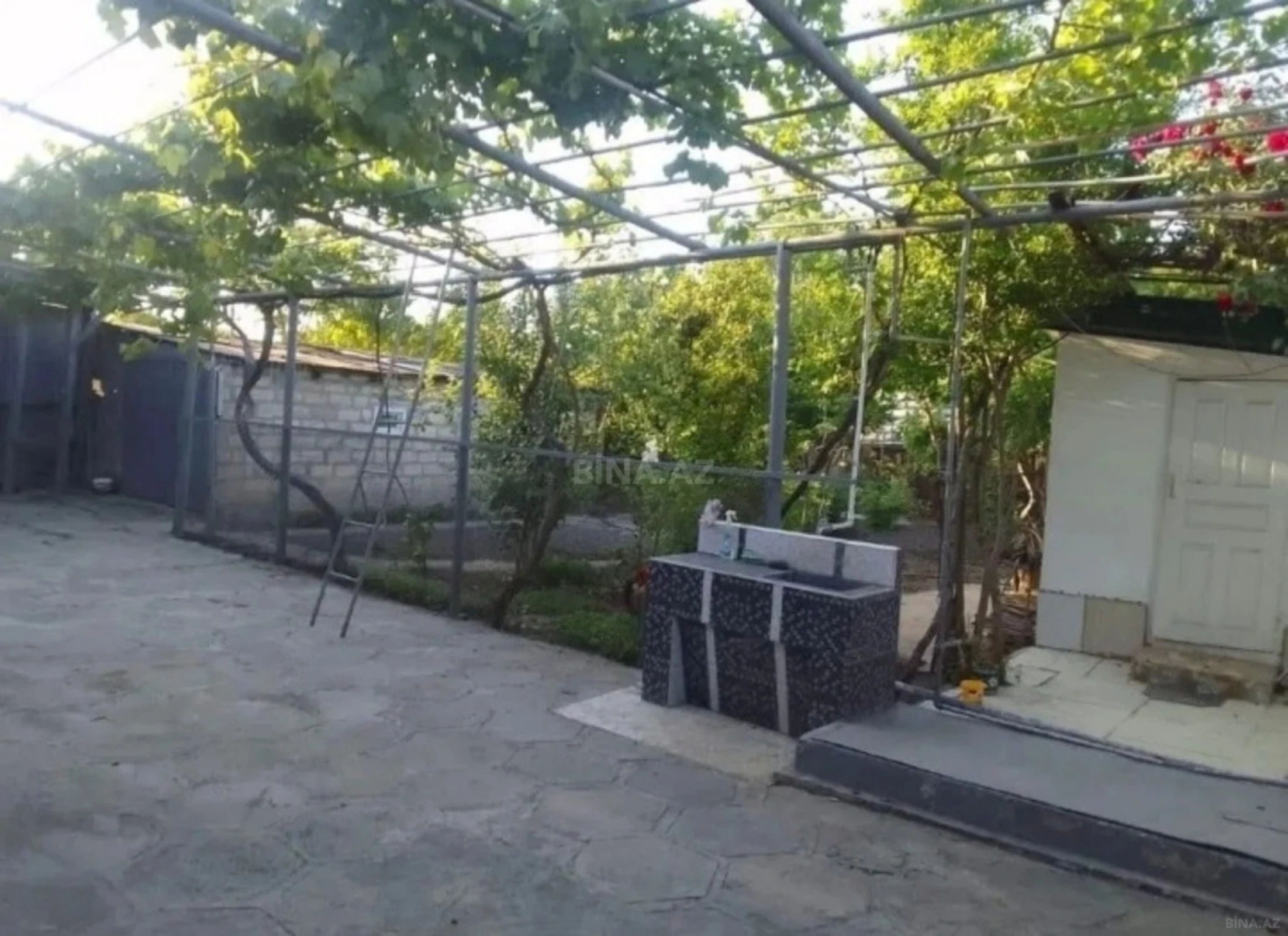 Satılır 5 otaqlı həyət evi 140 m²