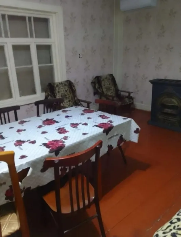 Satılır 5 otaqlı həyət evi 140 m²