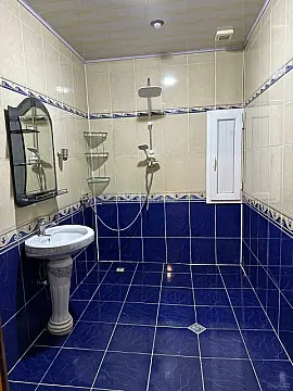 Kirayə verilir 2 otaqlı mənzil 98 m²