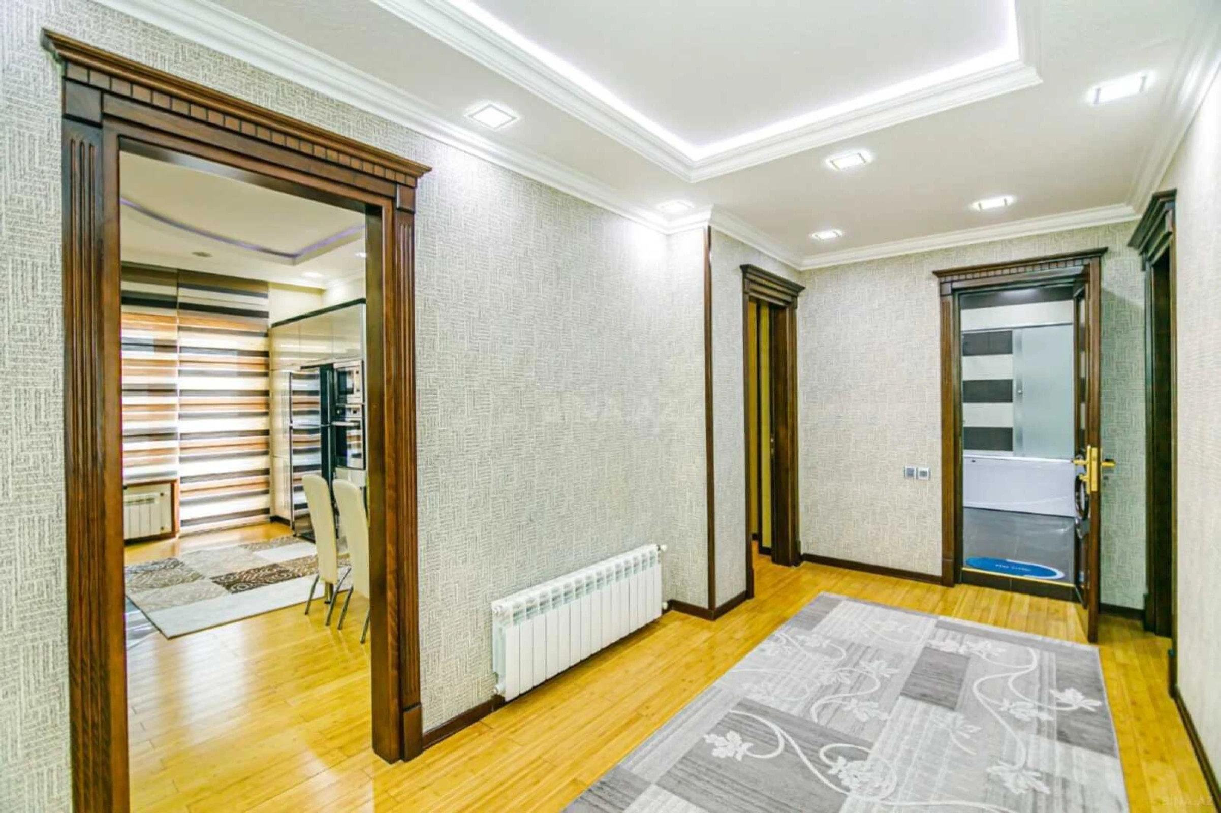 Kirayə verilir 3 otaqlı mənzil 170 m²