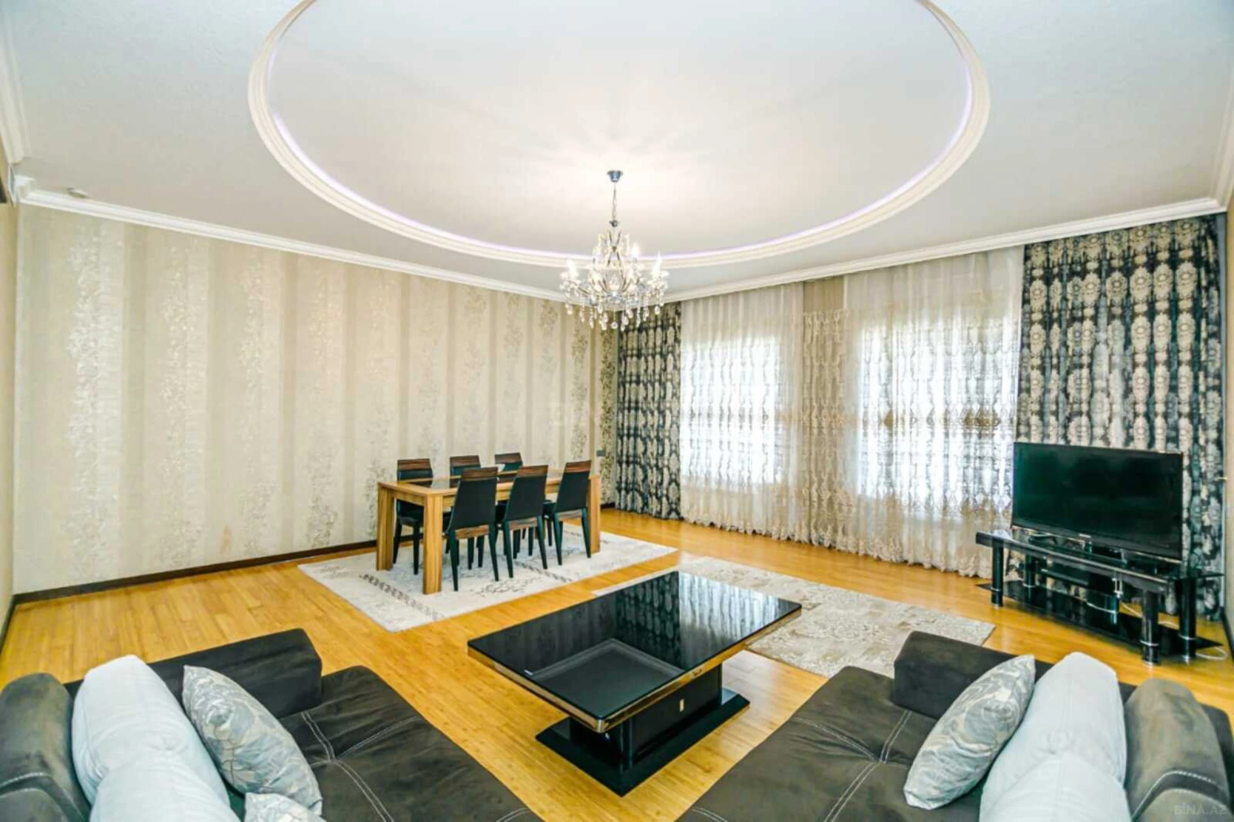 Kirayə verilir 3 otaqlı mənzil 170 m²