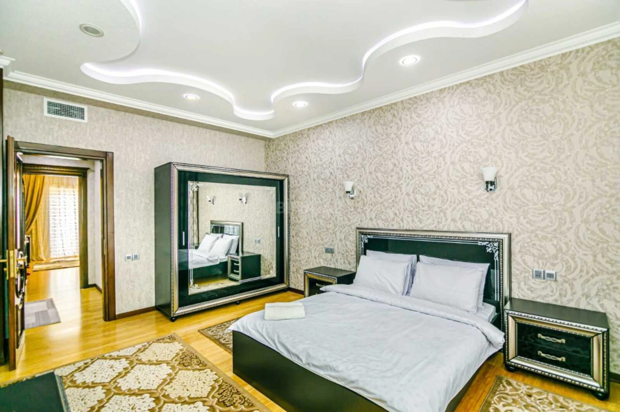 Kirayə verilir 3 otaqlı mənzil 170 m²
